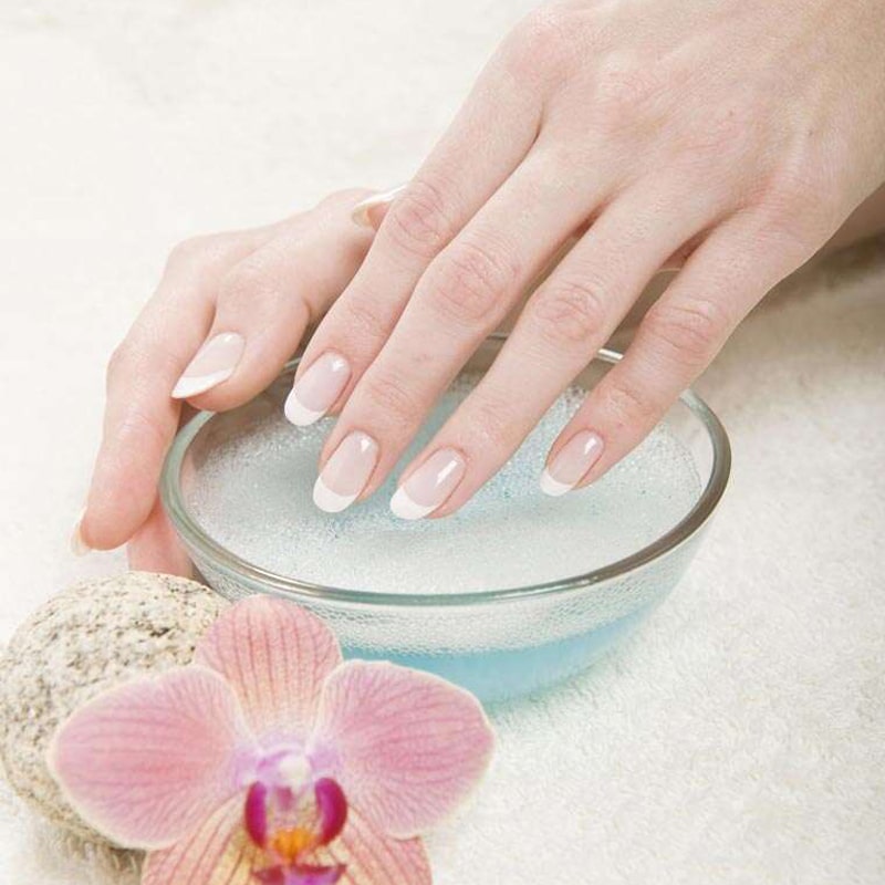 Deluxe Manicure