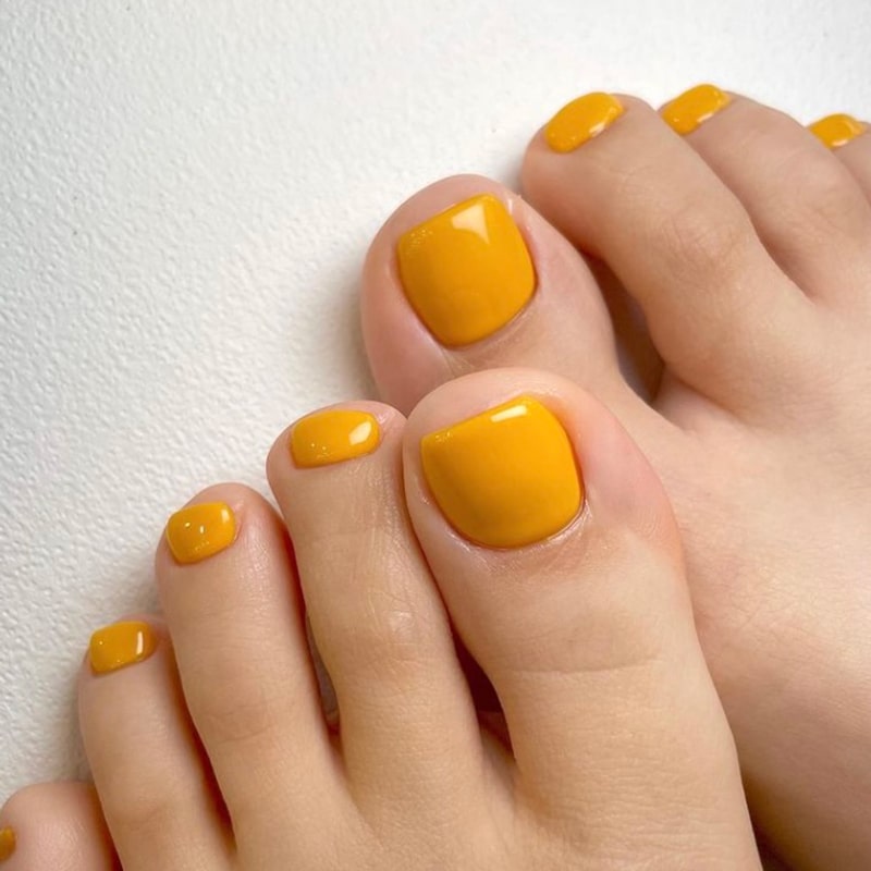 Smoothing Pedicure